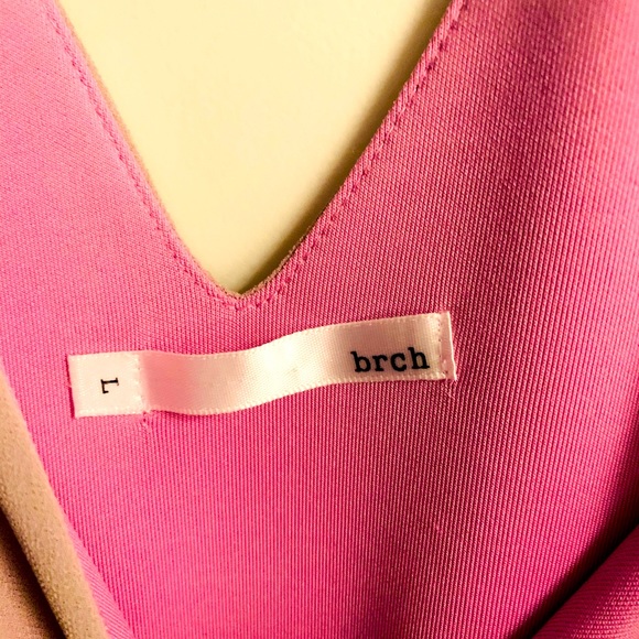 Dress sleeveless and mini. - Picture 1 of 5